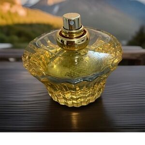 House of Sillage Whispers of Enlightenment